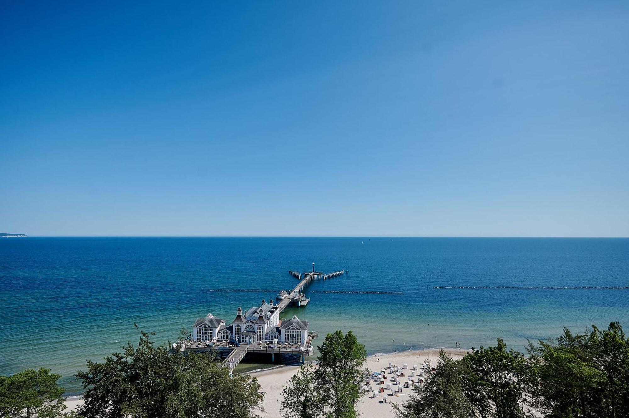 Pool Und Sauna Mit Meerblick, Direkt An Der Seebruecke - First 3 8 * Sellin (Rugen)
